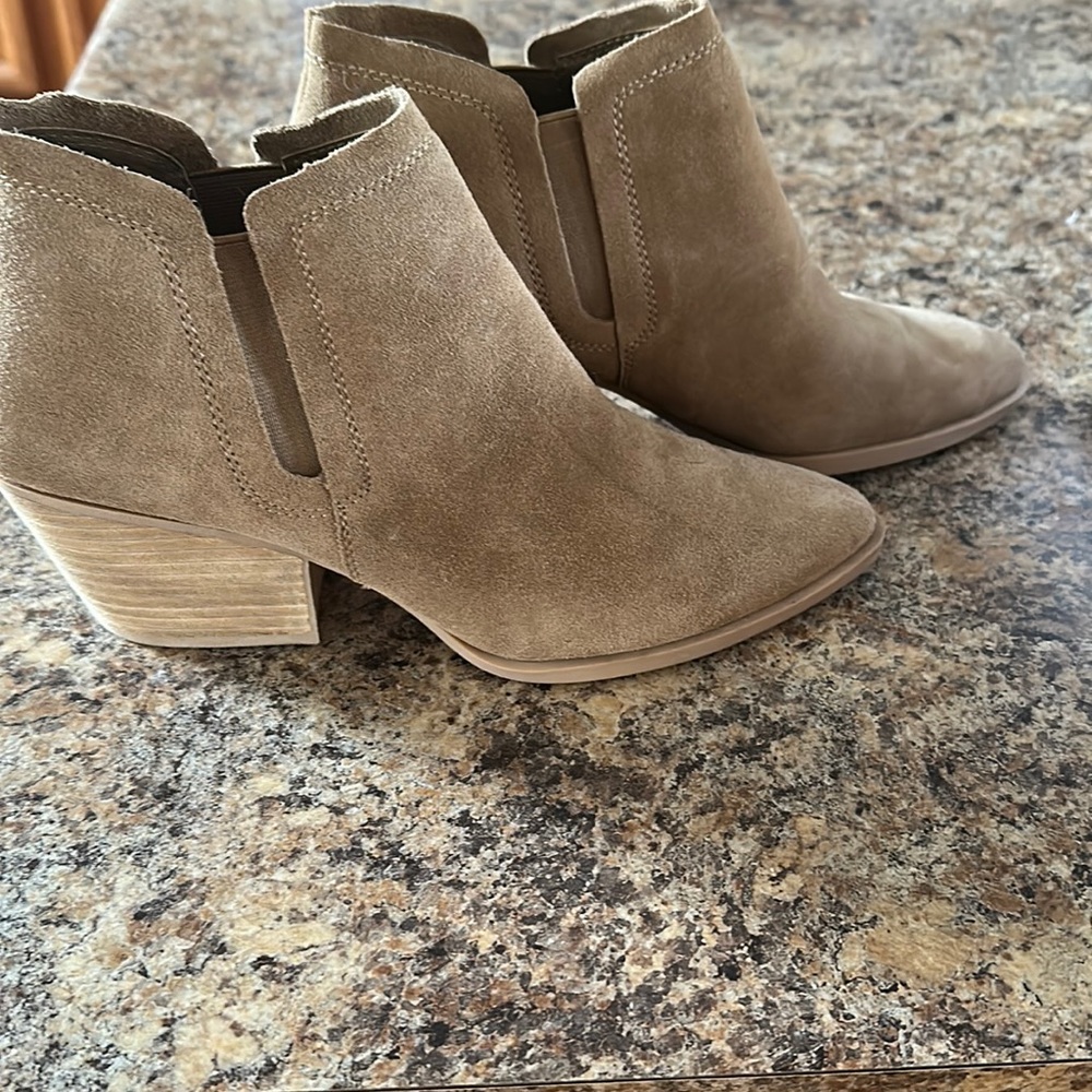Dolce Vita Brown Denali Ankle Boots size 10(fit like a 9)